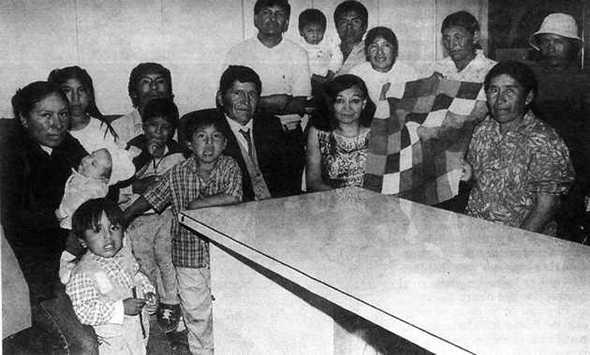 EL PRIMER RECONOCIMIENTO LEGAL DEL DERECHO INDÍGENA A LA TIERRA EN LATINOAMÉRICA Varias familias kollas en Jujuy, Argentina, fueron reconocidos, por primera vez, en un fallo que no tiene antecedentes