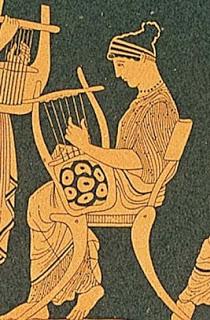 Según la mitología, la lira fue inventada por Hermes.