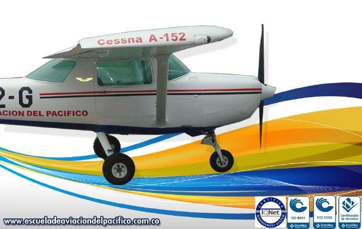 Tu experiencia de volar Para la instrucción de vuelo, contamos con aviones Cessna 152