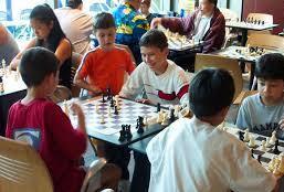 ACTIVITATS: Les activitats que es realitzaran durant els taller d escacs s orientaran, principalment, a donar a conèixer el joc als nens.