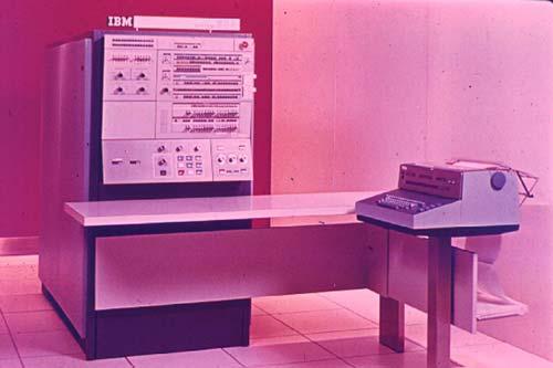 Software compatible con IBM 7094, 1401 entre otros.
