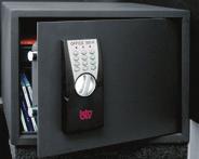 OFFICE Caja de seguridad standard indicada para su uso en oficinas. Las pilas están alojadas en el exterior de la caja, facilitando así su renovación. MINI VAULT 5 mm. 2 mm. Teclado digital + pomo.
