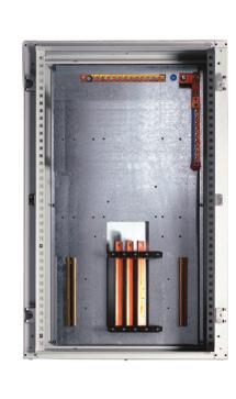 Conforme a la Norma IEC 60 439-1 Tablero ARTU L Panel Board con Interruptor Caja Moldeada Principal de 250 A incluido, con derivados (6-T1 ó 4-T3) no incluidos.