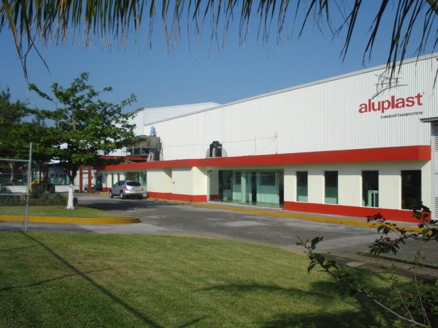 aluplast-mex Desde 2007 la planta de producción en Veracruz (México) acerca el producto aluplast a
