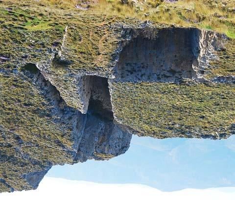 espectacular anfiteatro, a 1.035 metros de altitud bajo las cortadas e imponentes cimas rocosas de Aitana.