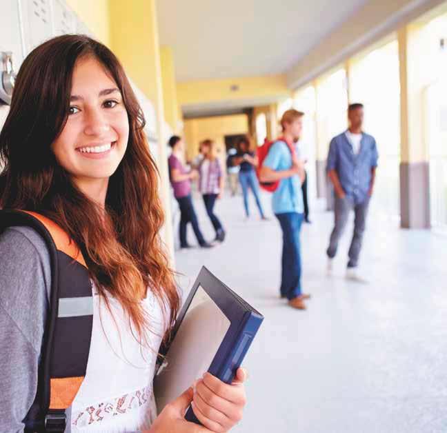 PROGRAMAS JÓVENES Durante los últimos 20, alrededor de 7000 jóvenes estudiantes 10 y 17 han ido conﬁando en Grafton School con el ﬁn de mejorar o aprender inglés, francés o alemán en el extranjero a