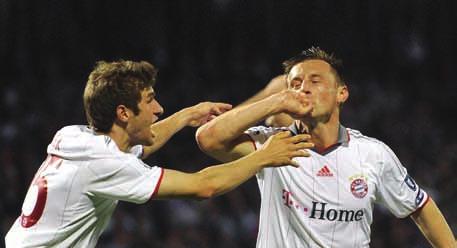 OLYMPIQUE LYON BAYERN MÜNCHEN 0-3 (ÎN TUR, 0-1) IVICA GOLIC Olic a marcat toate cele trei goluri i Bayern s-a calificat în finala Ligii Van Gaal a găsit soluția perfectă pentru a-i folosi pe fundașii
