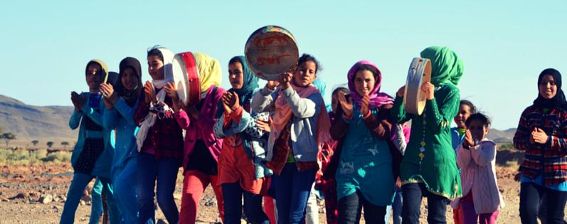 1. La misión de Enfant du désert Creado en el 2005 por Laetitia Chevallier, Enfants du désert tiene por misión mejorar el día a día de los niños desfavorecidos en el mundo.