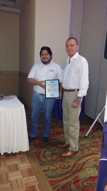 PÁGINA 12 REALIZADO CON EXITO EN EL CONSEJO SECCIÓN HONDURAS: CELEBRACIÓN DE IEEE DAY Celebración Día de IEEE La Sección IEEE Honduras celebró el día de