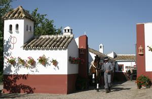 Sus primeros ejemplares provenían de la ganadería de Martínez Barragán (Posadas), con sangre de una de las grandes yeguadas cordobesas, la de Martínez Boloix, creada en 1.911.
