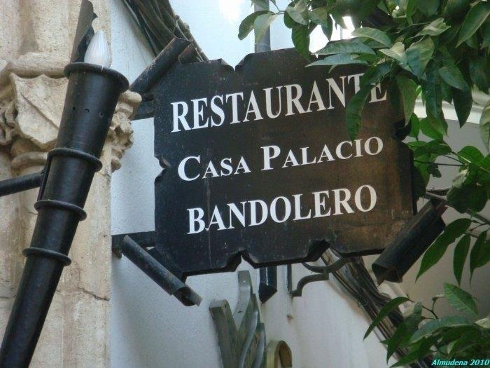 Córdoba) Tel. 957 47 64 91 www.restaurantebandolero.