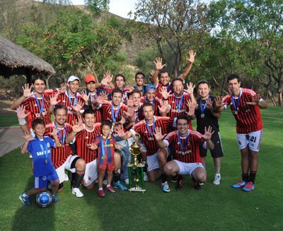 Marcelo Flores y Alberto Villalobos fueron nombrados goleadores del torneo y Sebastián Iriberry recibió el premio al