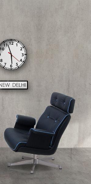Dubai armchair comes in different versions: the armchair for high management positions available in high back or the low back armchair for executive offices and meeting rooms.