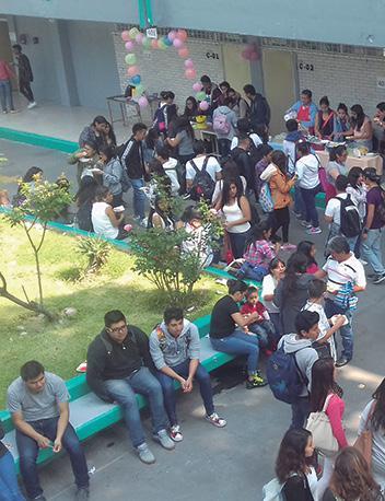 Teléfono: 5683 5577 El Colegio de Bachilleres atiende a más de 100 mil estudiantes en 20 planteles de la Zona Metropolitana de la Ciudad de México en los turnos matutino y vespertino.