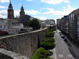 Murallas de la Ciudad de Lugo La muralla romana de Lugo rodea el