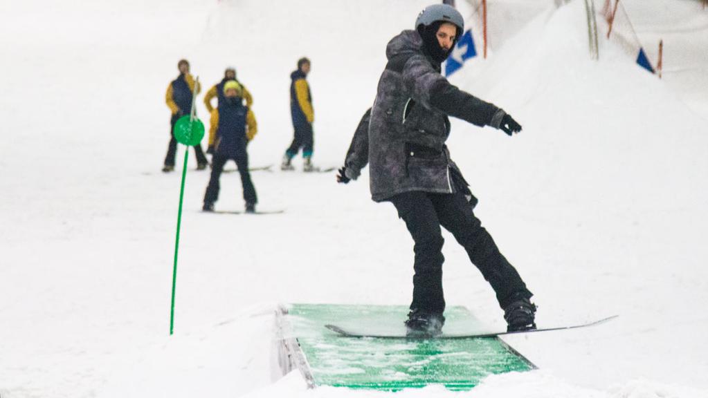 FILOSFÍA DE CLUB Dar un vuelco a la situación actual del snowboard español motivando a personas de