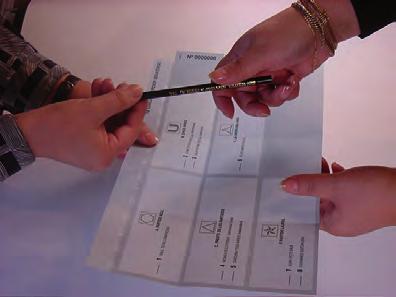 INSTRUCCIONES DE LA MESA AL ELECTOR Que el elector debe votar en ambas elecciones (Art. 60 inciso 2 ). Que su preferencia, sólo podrá marcarla con el lápiz de grafito entregado.
