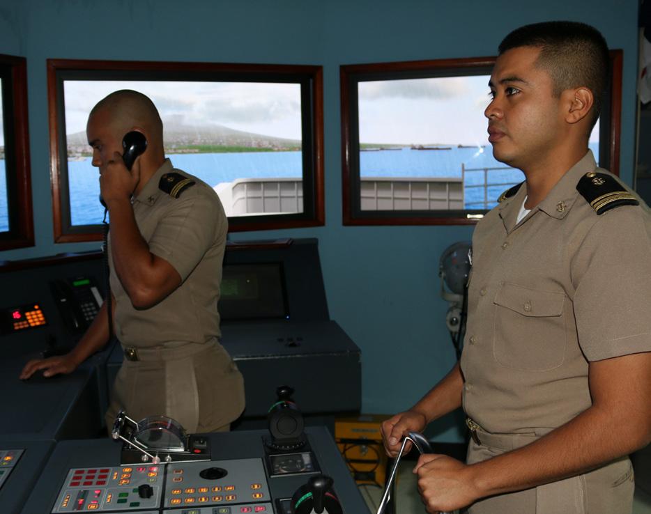 La simulación de ayudas de navegación es diseñada de acuerdo con los estándares de desempeño de los equipos de navegación actuales.