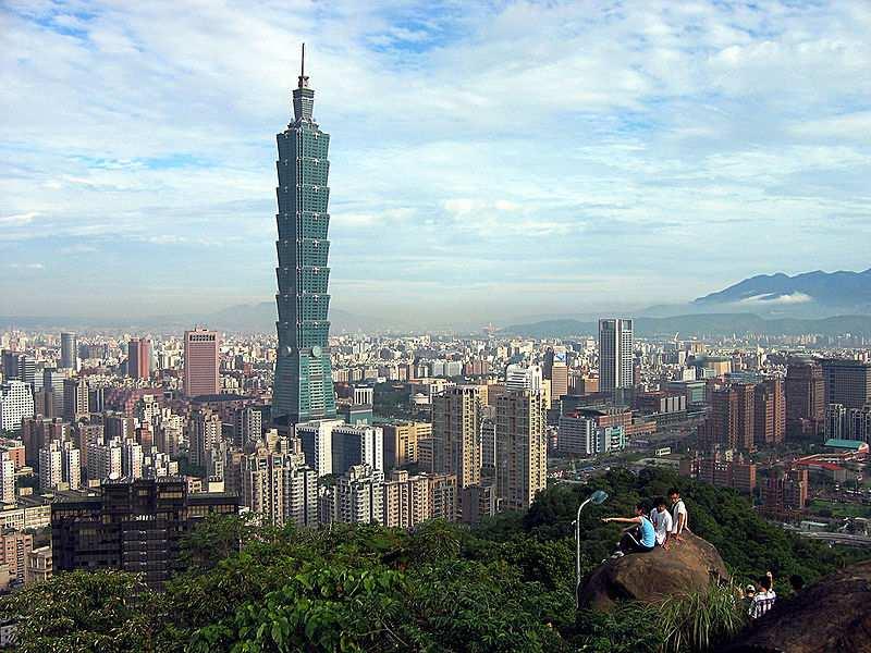 1. La distribución de la población Fotografía de Taipéi, capital de Taiwán De peellden bajo licencia Creative Commons La población de un territorio es el conjunto de personas que lo habita.