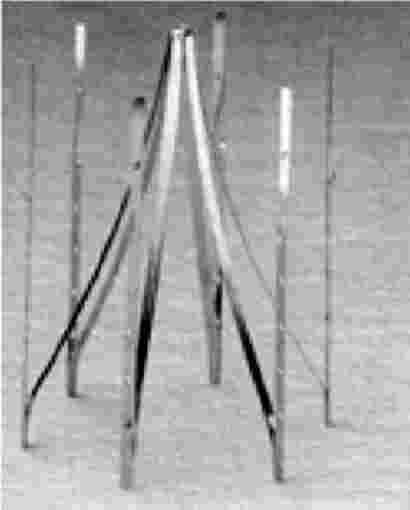 38 Interrupción percutánea de vena cava inferior. R. Sánchez et al. c) Venatech LGM (Fig. 3), (1986, FDA: 1989). de Braun. Puede ser instalado por vía yugular, femoral o subclavia, no ferromagnético.
