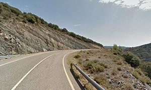 Comenzamos este tramo por una recta de 8 kilómetros pasando, por la llamada Ruta de los Dinosarios, que nos lleva a pasar por las localidades de Buitrago, La Rubia y Ausejo de la Sierra, donde