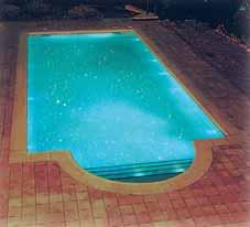 Finalmente, con monofibras ópticas de uso decorativo, se pueden representar espectaculares cielos estrellados y demás efectos en el propio vaso de la piscina, tanto en pared como en suelo.