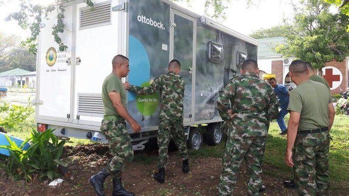 Hospital militar de Colombia extiende programa de prótesis Con un carro taller especializado y un equipo interdisciplinario, el Ejército colombiano atiende a sus soldados amputados en diferentes