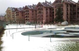 Apartahotel JACETANIA *** 95076 C/ Dr. Marañón, 5.. Nuevo aparthotel en, inauguro en 2012. Situo en una zona tranquila y próximo a las estaciones de esquí de Astún, Candanchú, Formigal y Pantico.