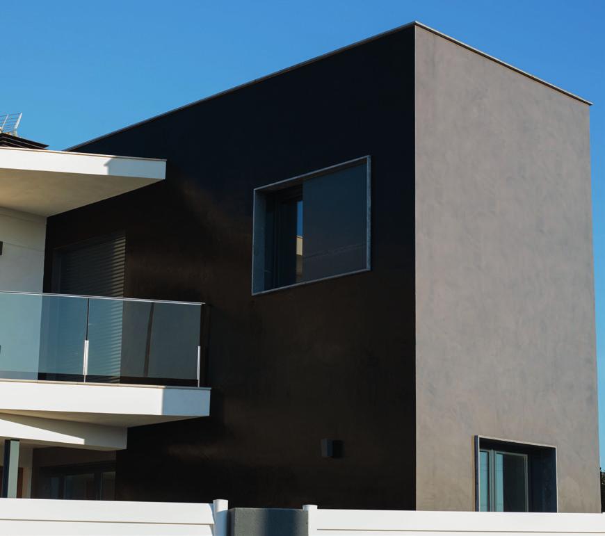 FACHADAS Micro-stuk también puede utilizarse en el revestimiento exterior de edificios tanto en su acabado nature como fine.
