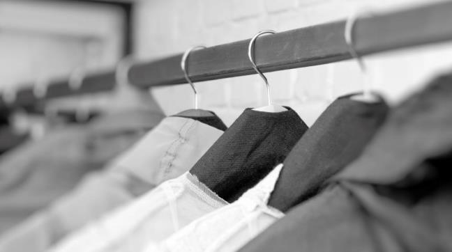TENDENCIA MODA RÁPIDA Y LOW-COST Las empresas de Moda utilizan el Reciclaje Textil ESPAÑA LIDER MUNDIAL EMPRESAS FAST- FASHION CONSECUENCIAS DE LA MODA RÁPIDA GRANDES MARCAS BUSCAN EN LA ROPA USADA