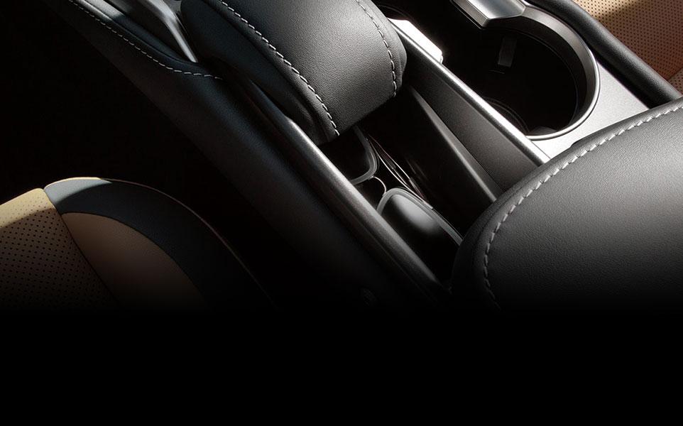 batería de tu smartphone. La Lexus NXh combina perfectamente la funcionalidad y el espacio.