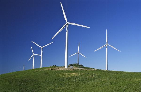 La energía eólica es un recurso abundante, renovable y limpio que ayuda a disminuir las