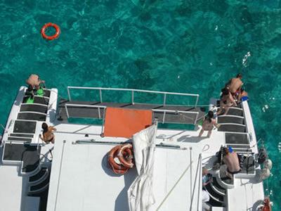 2. PROPUESTA Son catamaranes acondicionados para excursiones, llevan muchos años funcionando de forma satisfactoria en el Caribe.