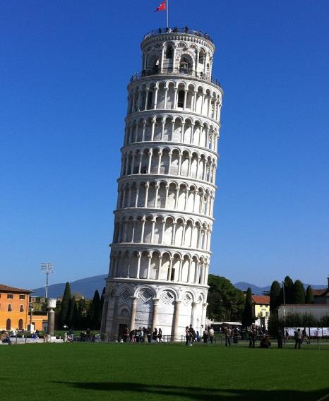 Anexos. Torre de Pisa fue llevada a cabo en tres etapas: los tres primeros pisos de la torre se levantaron entre 1173 y 1178.