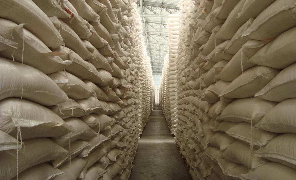 La UNA para cumplir el objetivo de mantener una reserva estratégica que garantice la soberanía alimentaria de Ecuador, tiene almacenado arroz pilado en diferentes bodegas ubicadas en la provincia de