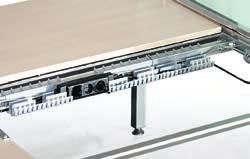 Blanca Aluminizada Sencillo sistema de montaje Fácil anclaje del tablero Niveladores Altura total: 73 cm.