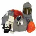 Arc Flash Protective Clothing Kits Conjuntos de equipamiento de protección personal PRO-WEAR 40 cal/cm ² HRC 4 Los conjuntos de equipamiento de protección personal PRO WEAR Salisbury, están