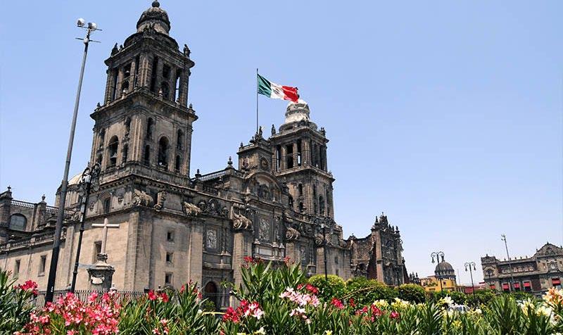 monumental, entre la que destaca la obra cumbre del Barroco Mexicano: la Iglesia de Santa Prisca.