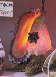 pala: Lámparas y souvenirs que comúnmente se fabrican con las conchas del caracol pala