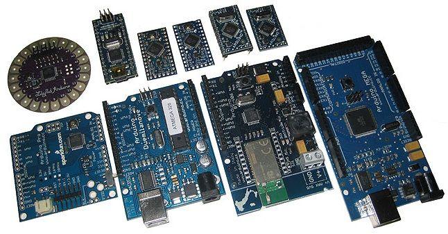 Arduino Es una placa de hardware libre que se usa para facilitar la creación de proyectos de