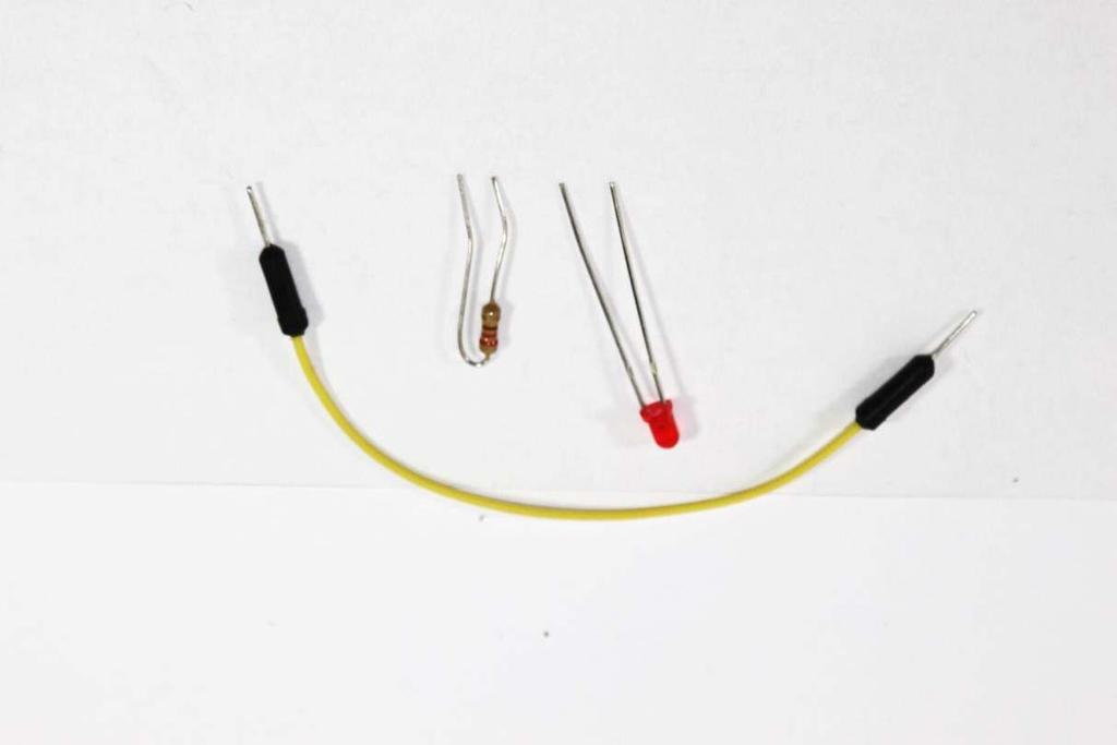 Conexión de un LED a otro PIN Materiales Resistencia de 220Ω Rojo Rojo