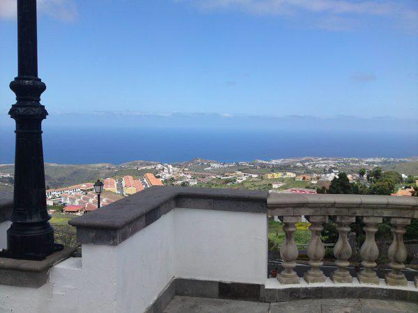 Firgas: El balcón del Atlántico Firgas es el municipio más pequeño de la hermosa isla de Gran Canaria, pero poseedor de un maravilloso y enorme encanto.