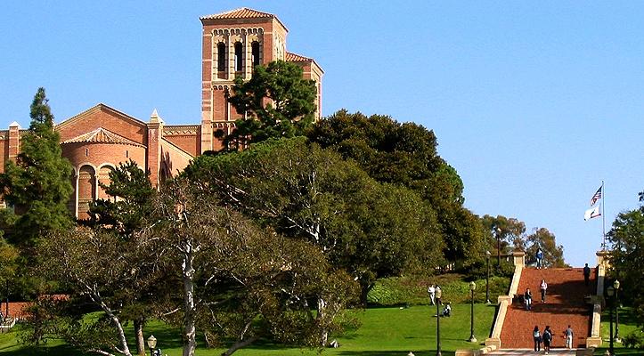 UCLA Perteneciente a la red pública de las Universidades de California, fue fundada en 1919.