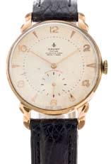 Salida: 440 798 Reloj de caballero marca Piaget años 40 Presenta caja en oro rosa,