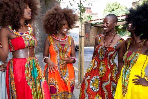 las personas y sus colectivos, en su mayoría africanos, afroamericanos, caribeños, dándole sabrosura al Afrofestival.