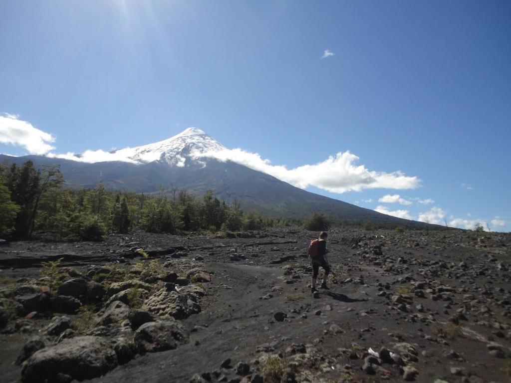 Parque Nacional Vicente Perez Rosales - Sendero el Solitario Herencia volcánica Duración del programa: 4 horas Longitud Total del sendero: 5,8 kms.