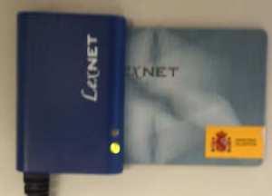 4. MANUAL 4.1. Acceso a LexNet Para acceder a LexNet, el usuario debe introducir su tarjeta criptográfica en el lector de tarjetas conectado a su ordenador. Figura 1.