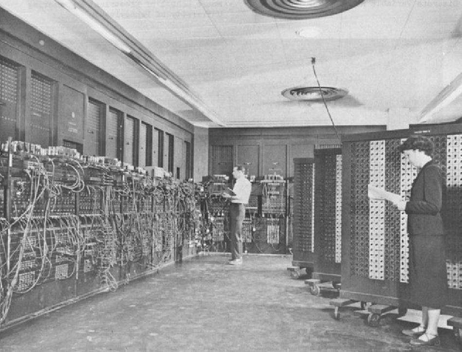 1946 Eckert y Mauchly construyen el primer ordenador electrónico (ENIAC) Diseñado para calcular tablas balísticas.