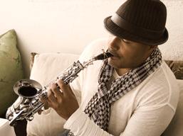 Najee (saxofonista) Sábado 14 de octubre. 21:20h Saxofonista nominado dos veces a un premio Grammy.