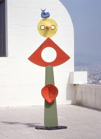 La caricia de un pájaro, 1967 Bronce pintado 311 x 111 x 38 cm Fundació Joan Miró Entrado el año 1967, Miró introduce